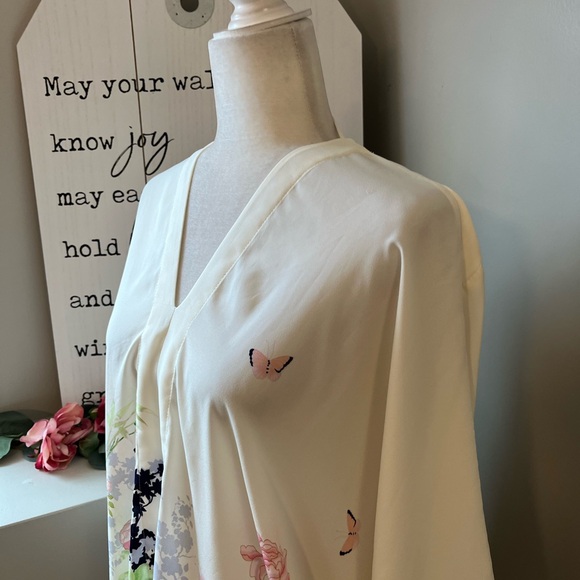 Floral Kimono Sleeve Top - White and Pink - Picture 3 of 5